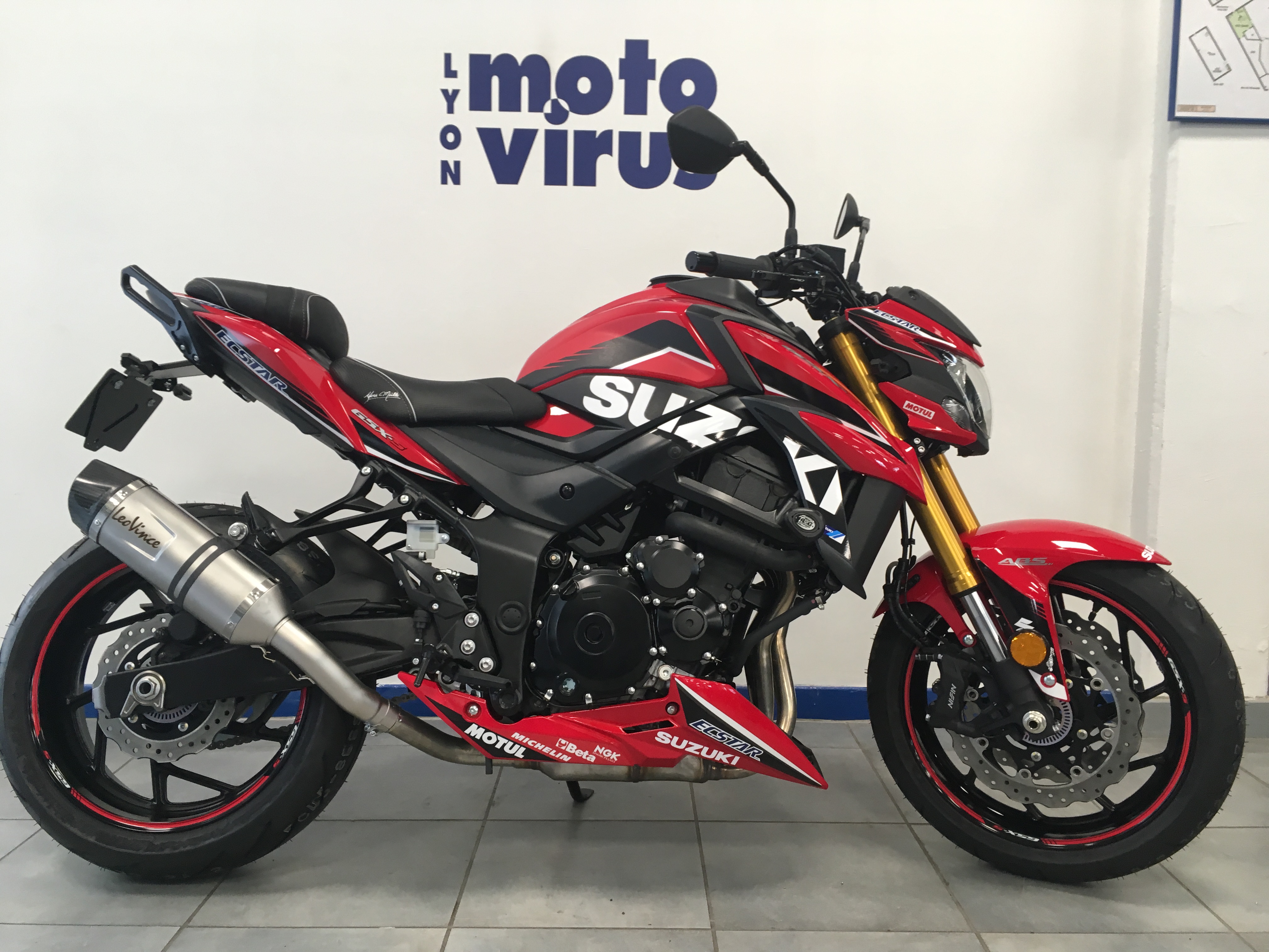 moto-gsxs-750-2017-moto-gp-rouge-lyon
